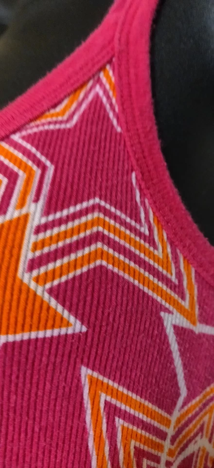 Camiseta sin mangas acanalada vintage Y2K No Boundaries talla XL rosa fucsia naranja diseño estrella  Foto 4 de 4