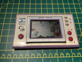 Nintendo GAME & WATCH SNOOPY TENNIS SP-30 (1982) &ndash; Vintage Handheld Console