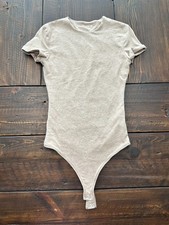 Abercrombie  Fitch Seamless Fabric Tee Bodysuit - Oatmeal. Size Sm