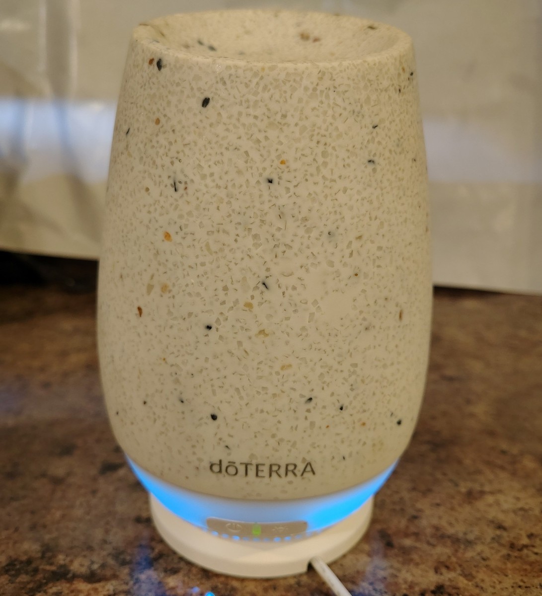 Diffuser Essential Oil by doTerra W/Lights Pre Owned Model Roam