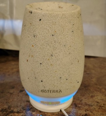  Diffuser Essential Oil by doTerra  W/Lights Pre Owned Model Roam: GH2196 