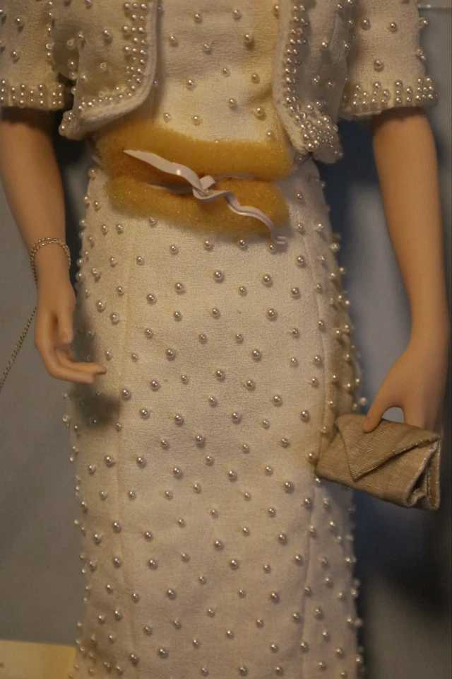 Boneca Franklin Heirloom Princesa Dianna boneca retrato na caixa original etiqueta 18" - Imagem 4 de 4