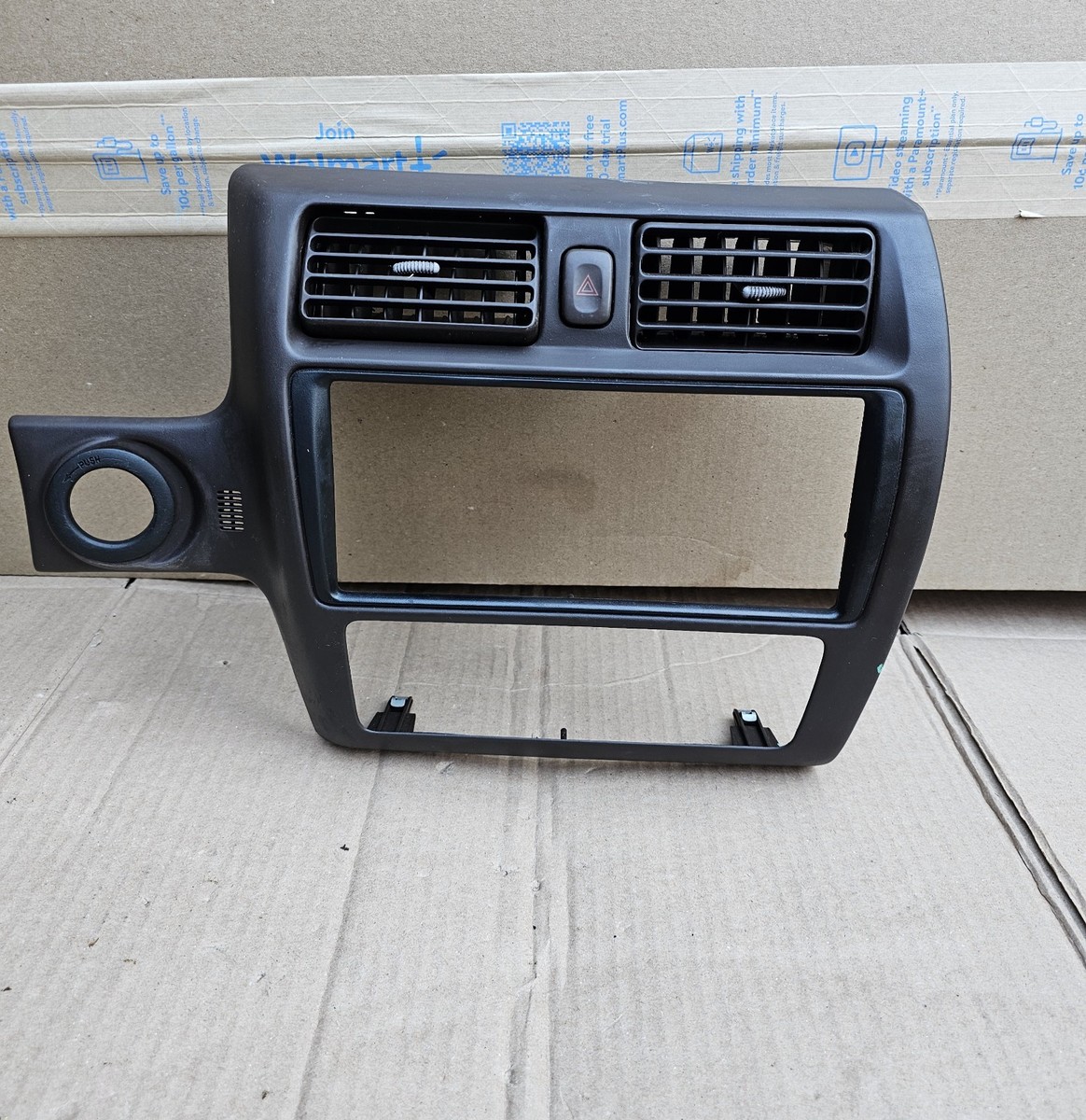 1995-1998 Toyota Avalon Dash Radio Bezel Air Vent Trim W/ Hazard