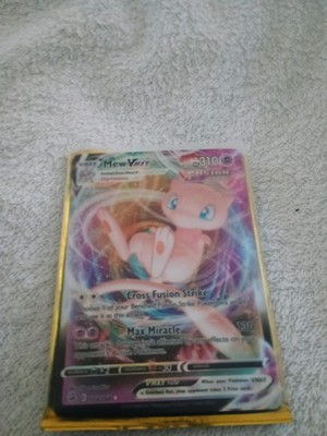 vendo una carta de pokemon mew Vmax