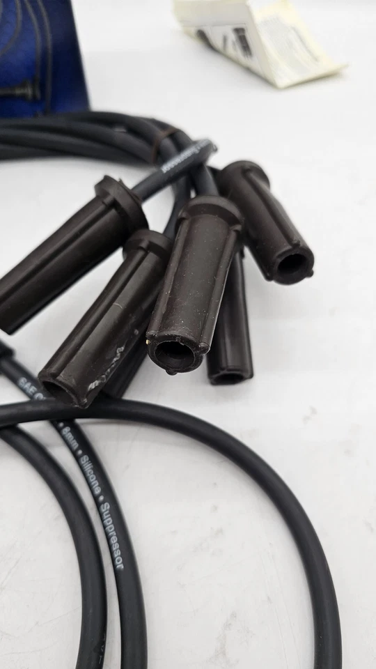 Spark Plug Wire Set Carquest 35-6131 Fits 1992-1993 Pontiac Grand AM - Image 2 of 4