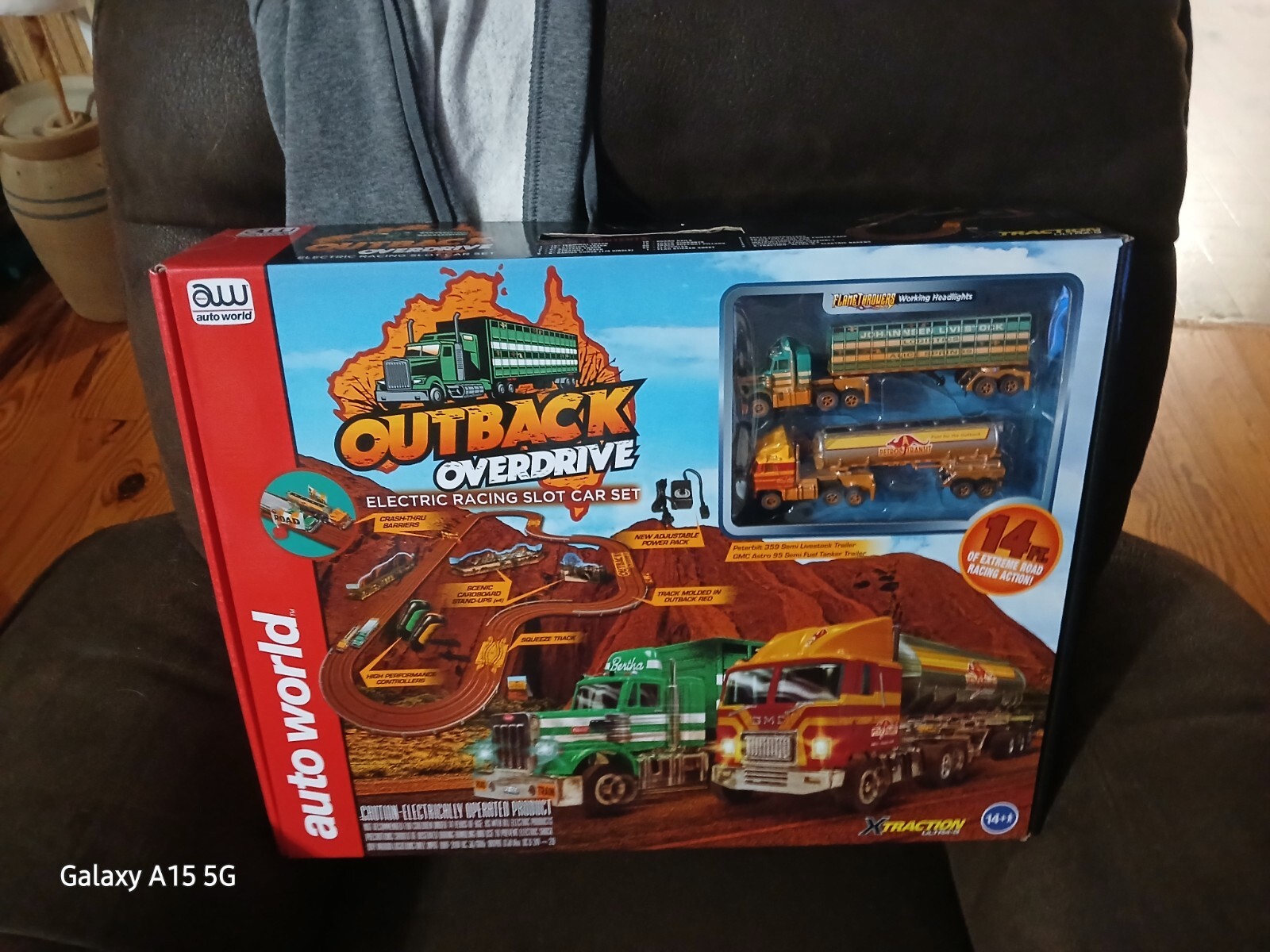 AUTO WORLS HO SLOT CAR SET SEMI TRUCKS OUTBACK OVERDRIVE SRS352 NEW SEALED-image