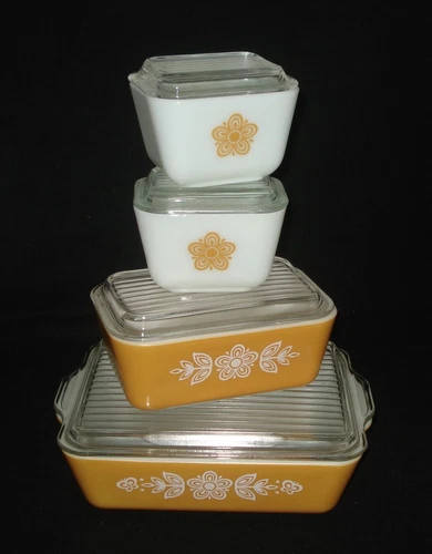 PYREX - 8 pc. Gold & White BUTTERFLY GOLD Refrigerator, Lid Set - #501, 502, 503