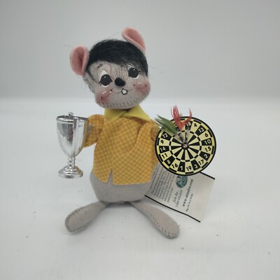 ANNALEE 2001 MOBILITEE DOLL, 7'' DART LEAGUE MOUSE, NWT 227901