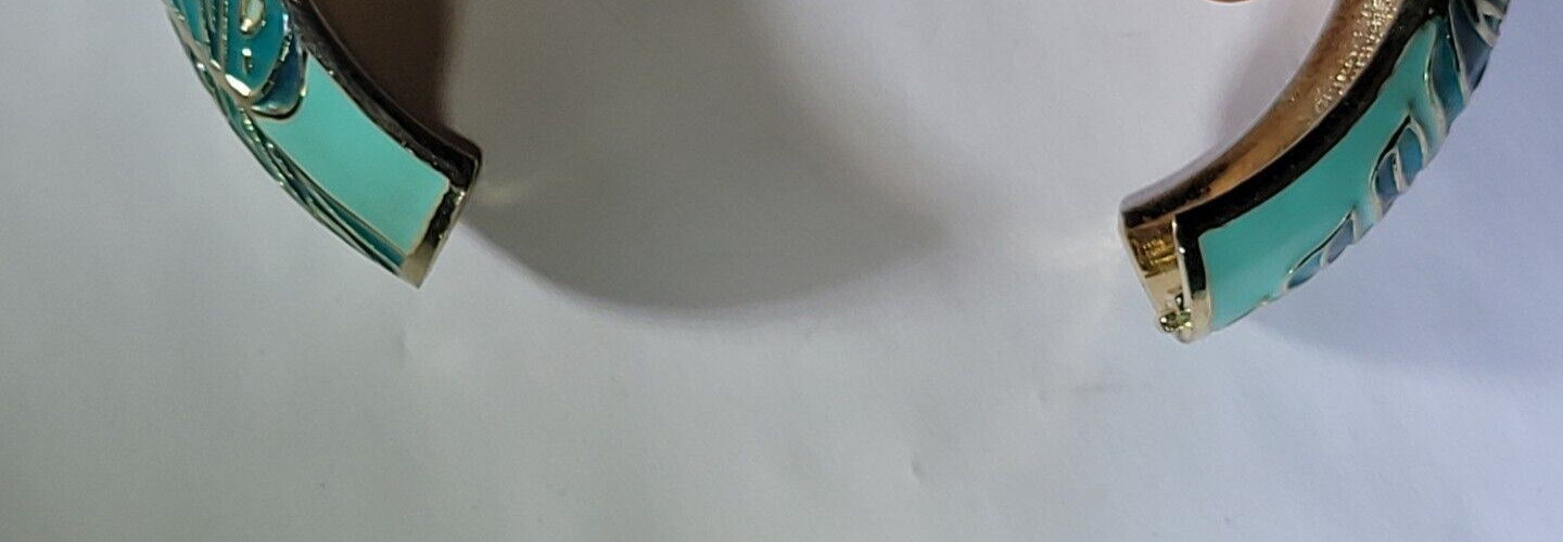 Ladies Spring Closure Large Leaf Pattern Bangle B… - image 6