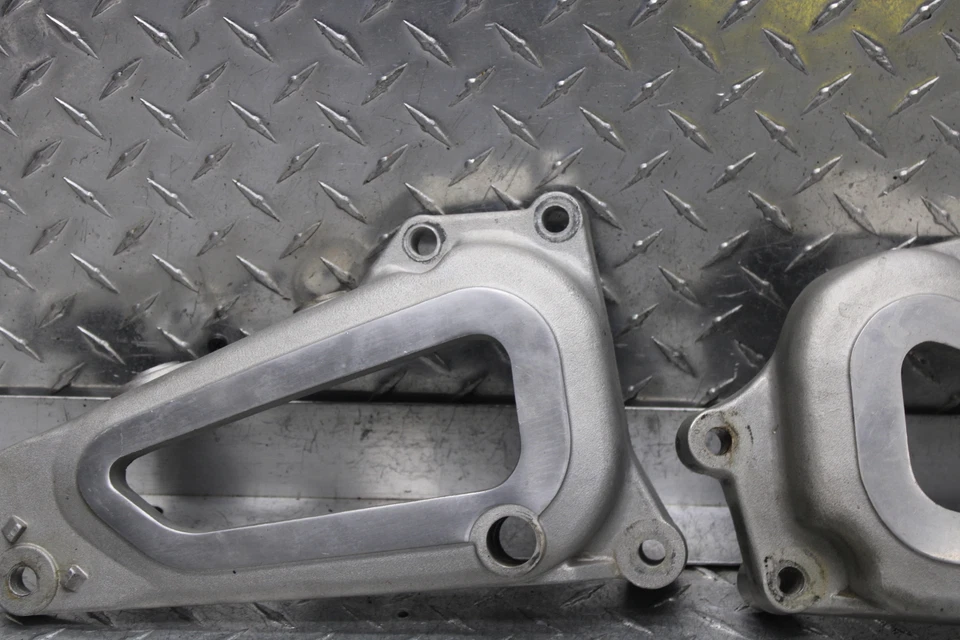 1982 YAMAHA VIRAGO 750 XV750 CONJUNTO DE SUPORTE 4X7-27442-00-00 4X7-27443-00-00 - Imagem 3 de 4