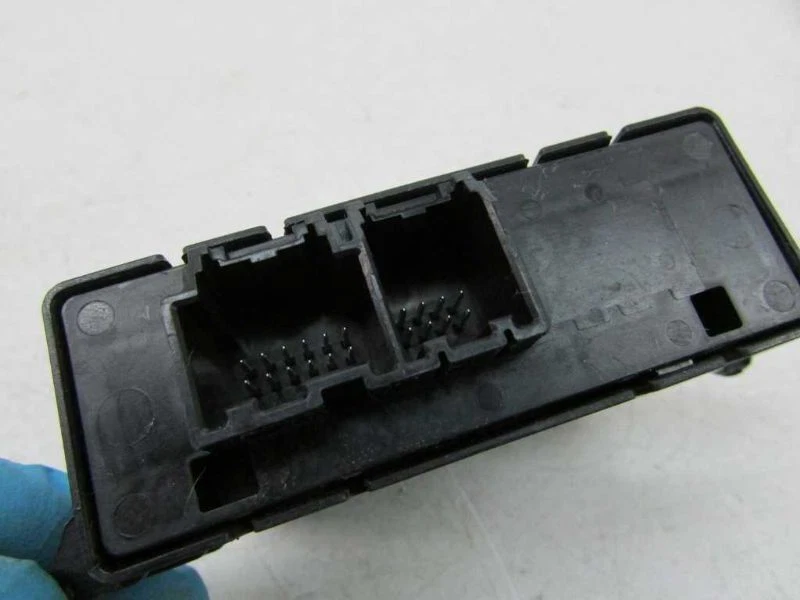 Fiat 500L 2014-2015 sensor aparcamiento trasero módulo control ordenador ecu ecm 51990950 Foto 3 de 4