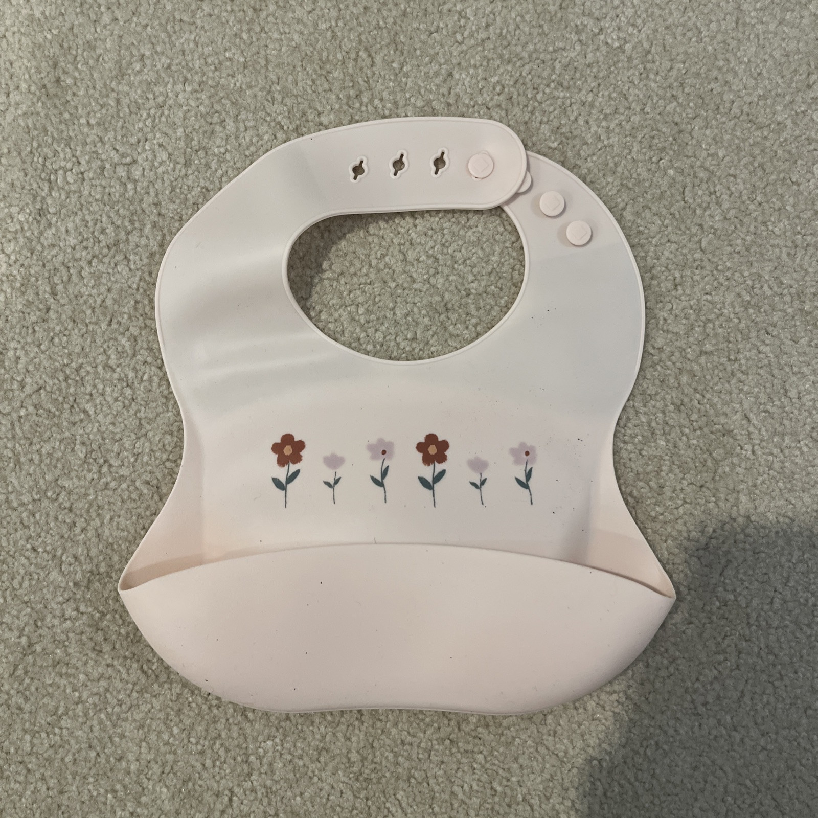 Adjustable Baby Bib Waterproof Silicone Soft Feeding Food Catcher Pouch