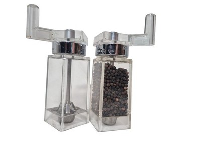 2 Vintage Spice Swinger Lucite? Salt & Pepper Grinders Set Two Thousand II Model