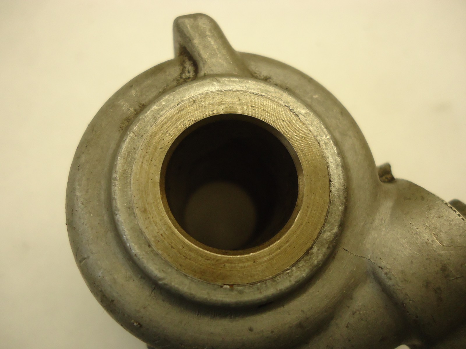 1984-1985 HONDA SHADOW VT700 700 SPEEDOMETER DRIVE GEAR BOX SPEEDO hub OEM