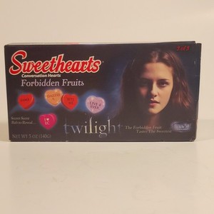 Twilight Sweethearts Forbidden Fruits New in Sealed Box Bella 3 Of 3 Necco 5 oz