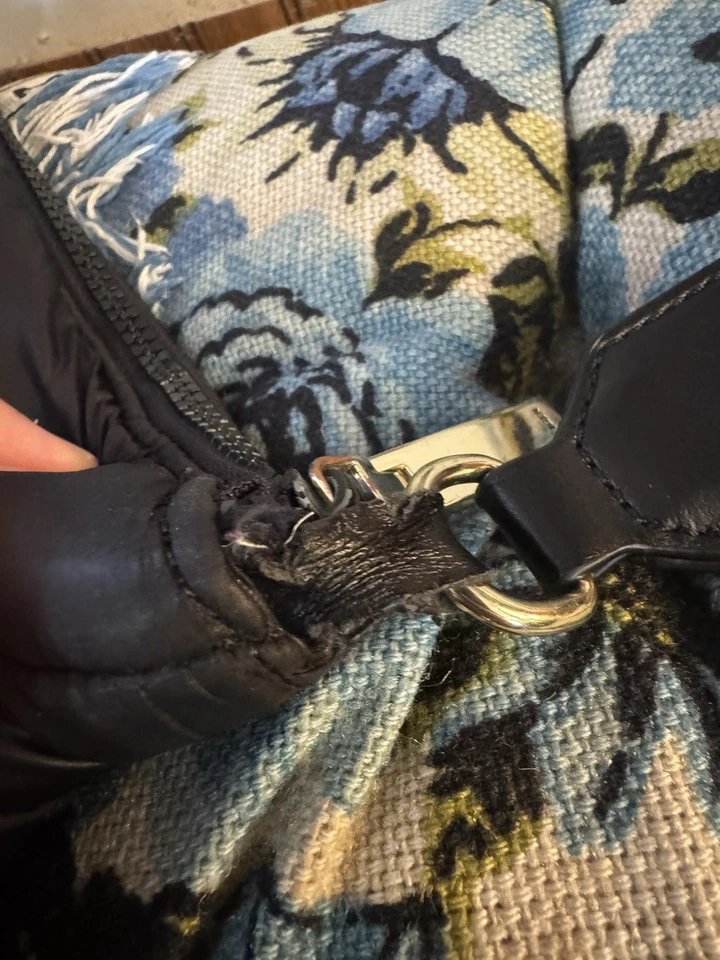 Tommy Hilfiger Black Puffer Polyester Purse Cross Body Shoulder Bag - Image 4 of 4