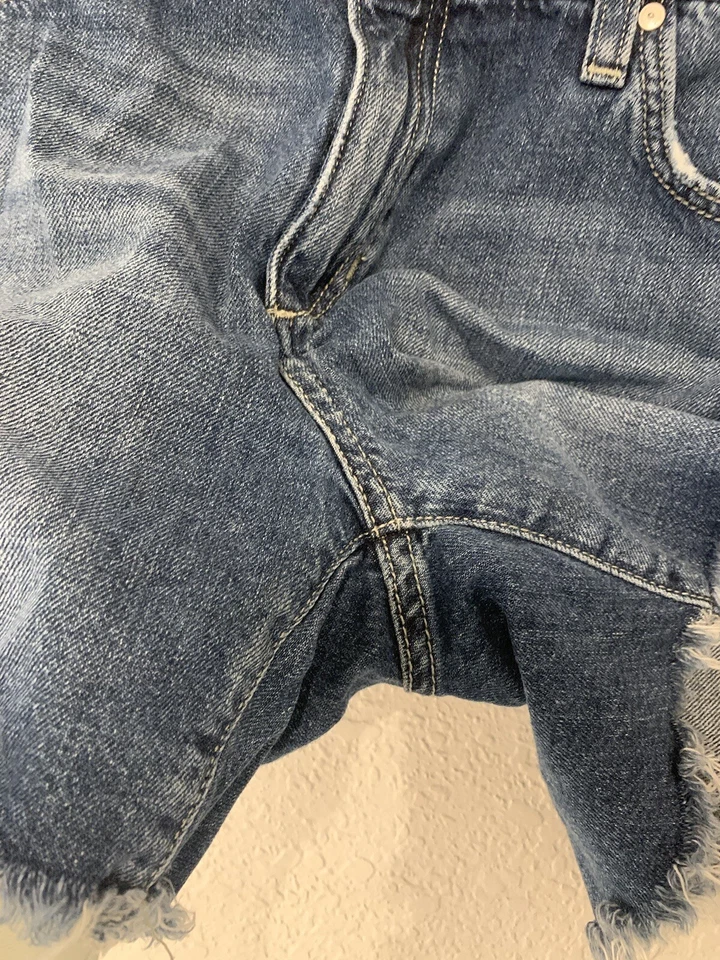 Joe’s Jeans Women Helsinki SIZE 26 BLUE Flawless cut off jean shorts - Image 3 of 4