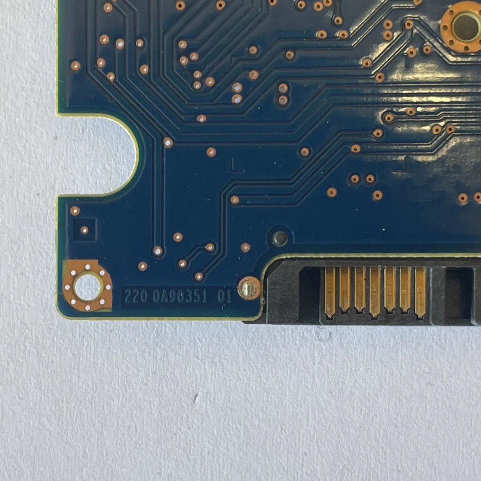 Hitachi 0J26145 2.5" SATA HDD PCB Board 220 0A90351 01 FW A A3C0 A/A Z7K500-500 - Image 2 of 4