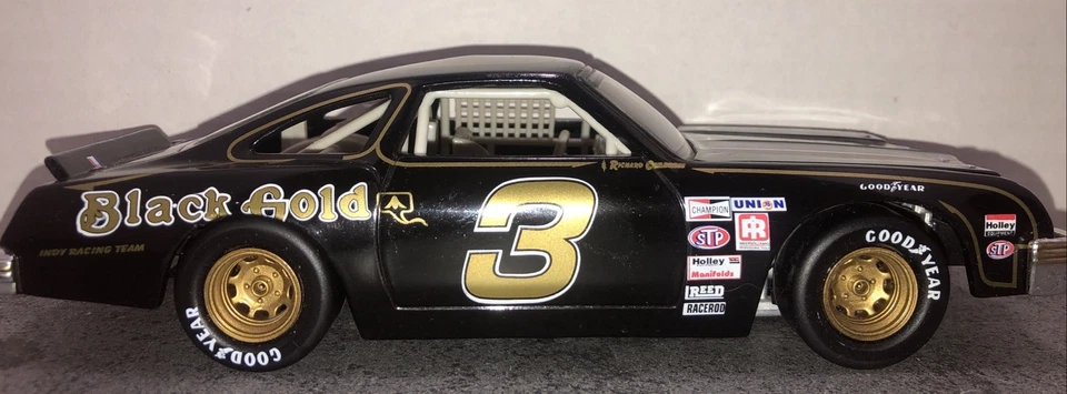 Action 1/24 #3 RICHARD CHILDRESS BLACK GOLD CLEAR WINDOW OLDSMOBILE CUTLASS - Image 2 of 4