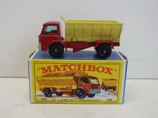 LESNEY MATCHBOX NO70 GRIT SPREADING TRUCK EXCELLENT BOXED (L555)