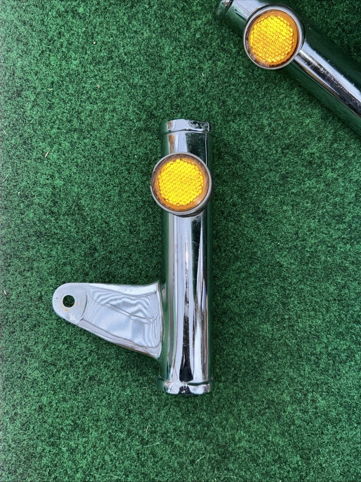 72 Suportes de faróis, refletores e borracha OEM Honda SL125 61312-331-770XW - Imagem 3 de 4