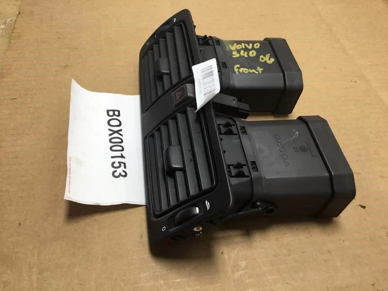 Volvo S40 2006 tablero delantero centro aire acondicionado calefacción ventilación rejilla OEM+ Foto 3 de 4