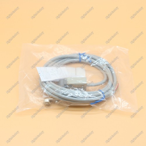 1PC NEW OMRON D4C-1227-P D4C1227P Limit Switch IN BOX spot stock - Picture 3 of 5