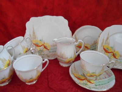 Vintage Royal Standard ''Kensington'' 20 piece Tea Set / great condition 