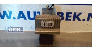 Relais für Kühlerlüfternachlauf Renault Kangoo II Rapid FW0 110678071R P12829788