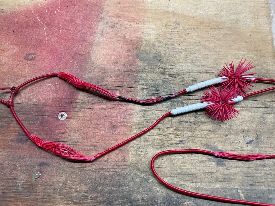 Mathews VXR 28 - Complete Bowstring Set - Signature Scarlet Red - Image 3 of 4