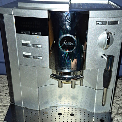 Jura Capresso Impressa S9 Bean-to-Cup Espresso Machine Grinder Hot Water Silver