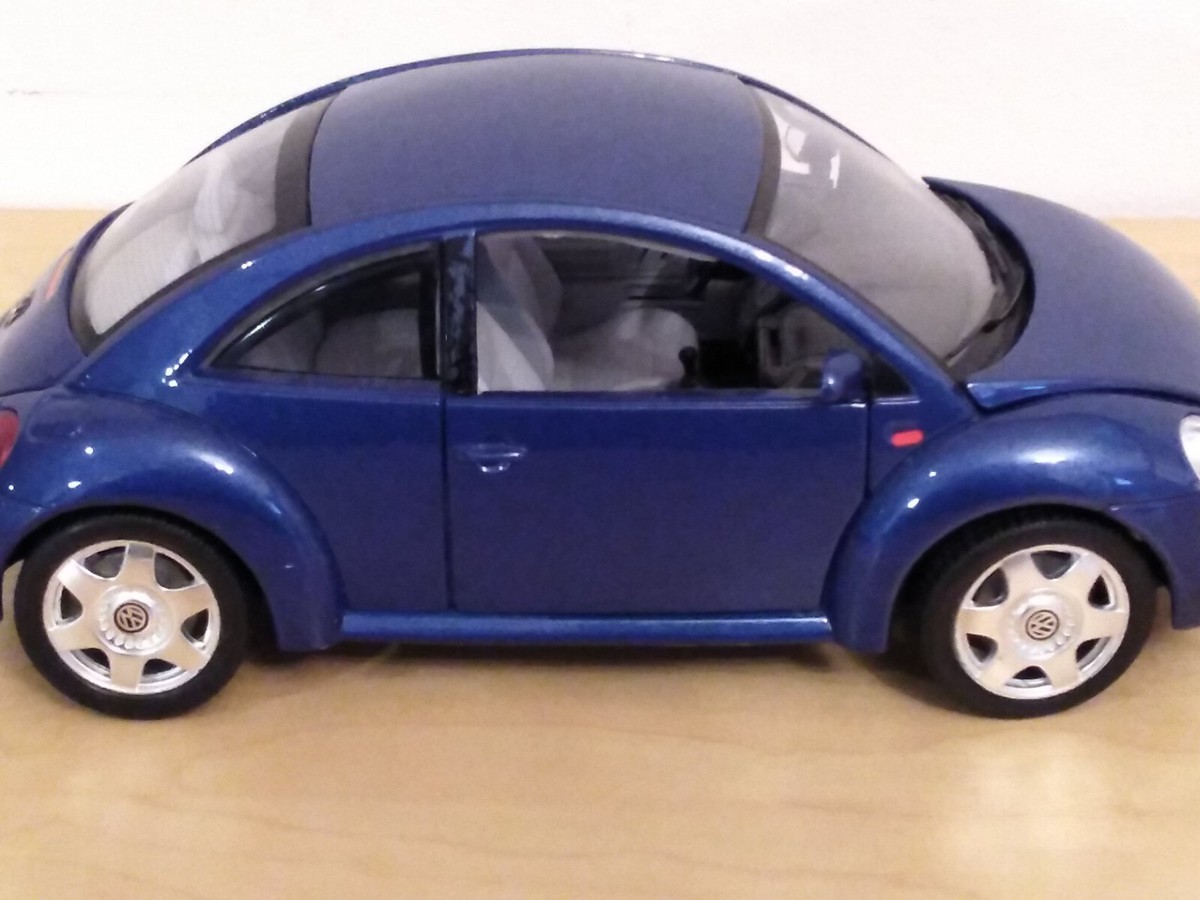 1998 Burago Volkswagen Beetle 1:18 Scale Diecast Blue - 3392