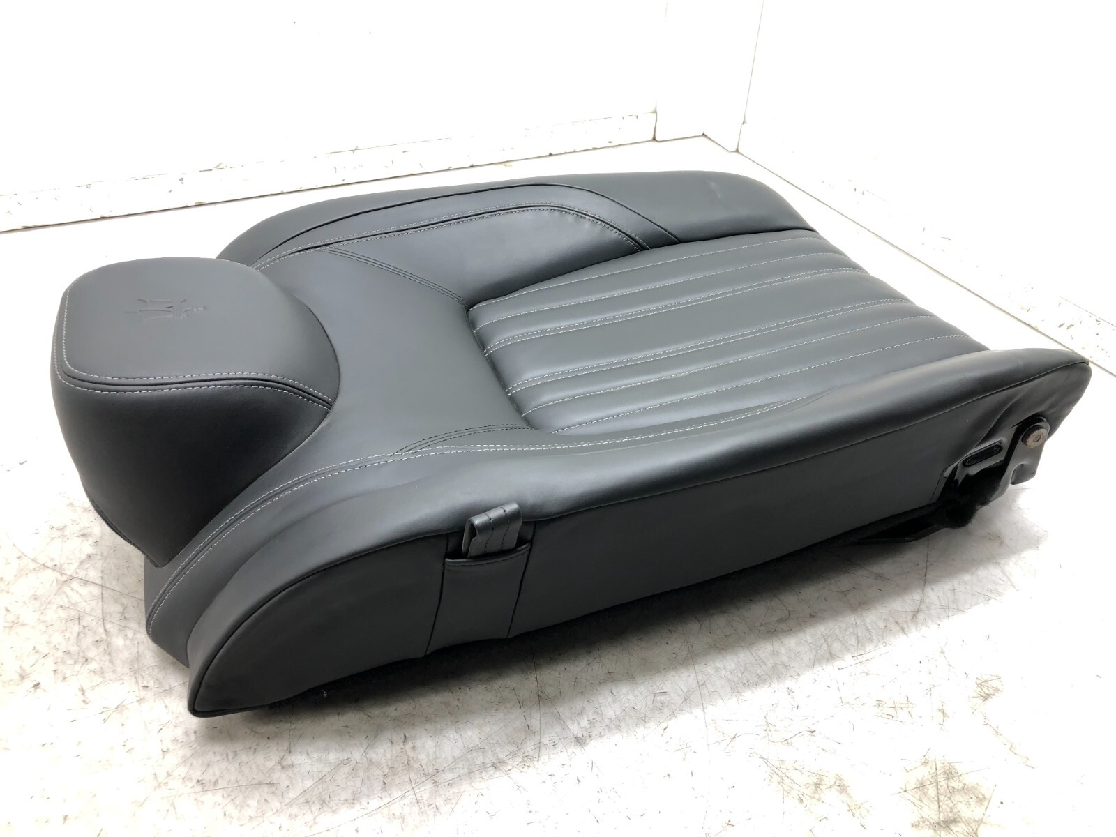 2014-2017 MASERATI GHIBLI Q4 RIGHT PASS REAR UPPER SEAT CUSHION & HEADREST OEM