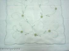 White / Green Rosebud Table Runner 45 x 120cm