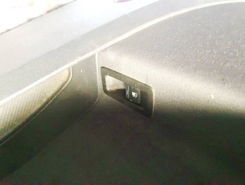 1f0959527 Schalter Tankklappe  Volkswagen Touran DE1717530-58