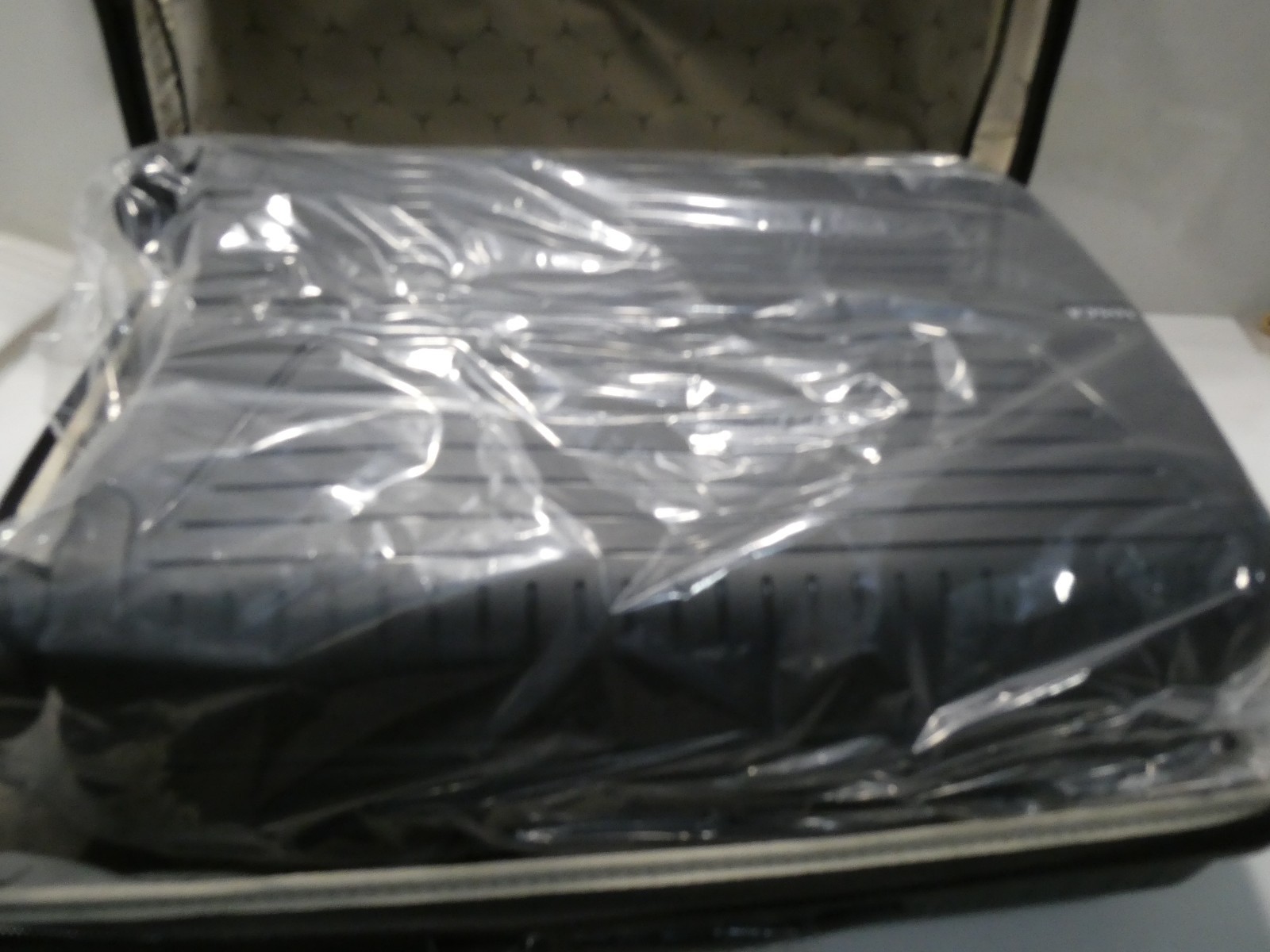 Tosca Nova Range 2 Piece Luggage Set Black (Small & Medium) — image 11