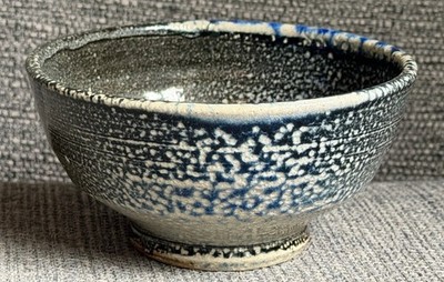 Lisa Hammond signierte Maze Hill Studiokeramik blaue Soda Glasur Chawan Teeschale Schüssel
