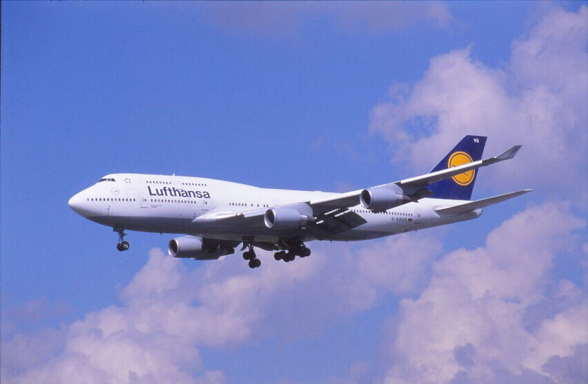 Dia D-ABVS Boeing 747-430 Lufthansa Flugzeug 35mm ungerahmt O110-1-1