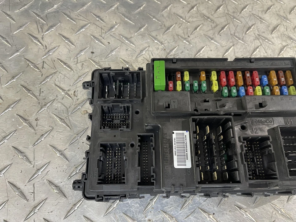 17 Ford Edge Multifunction Fuse Relay Control Unit HU5T15604BAJ Module 208-10D1 - Image 2 of 4