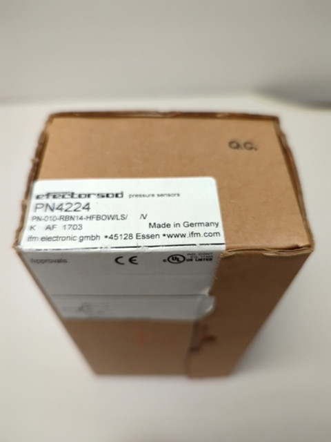 IFM Efector PN4224 Pressure Sensor - New in Box