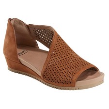 earth shoes sand maui