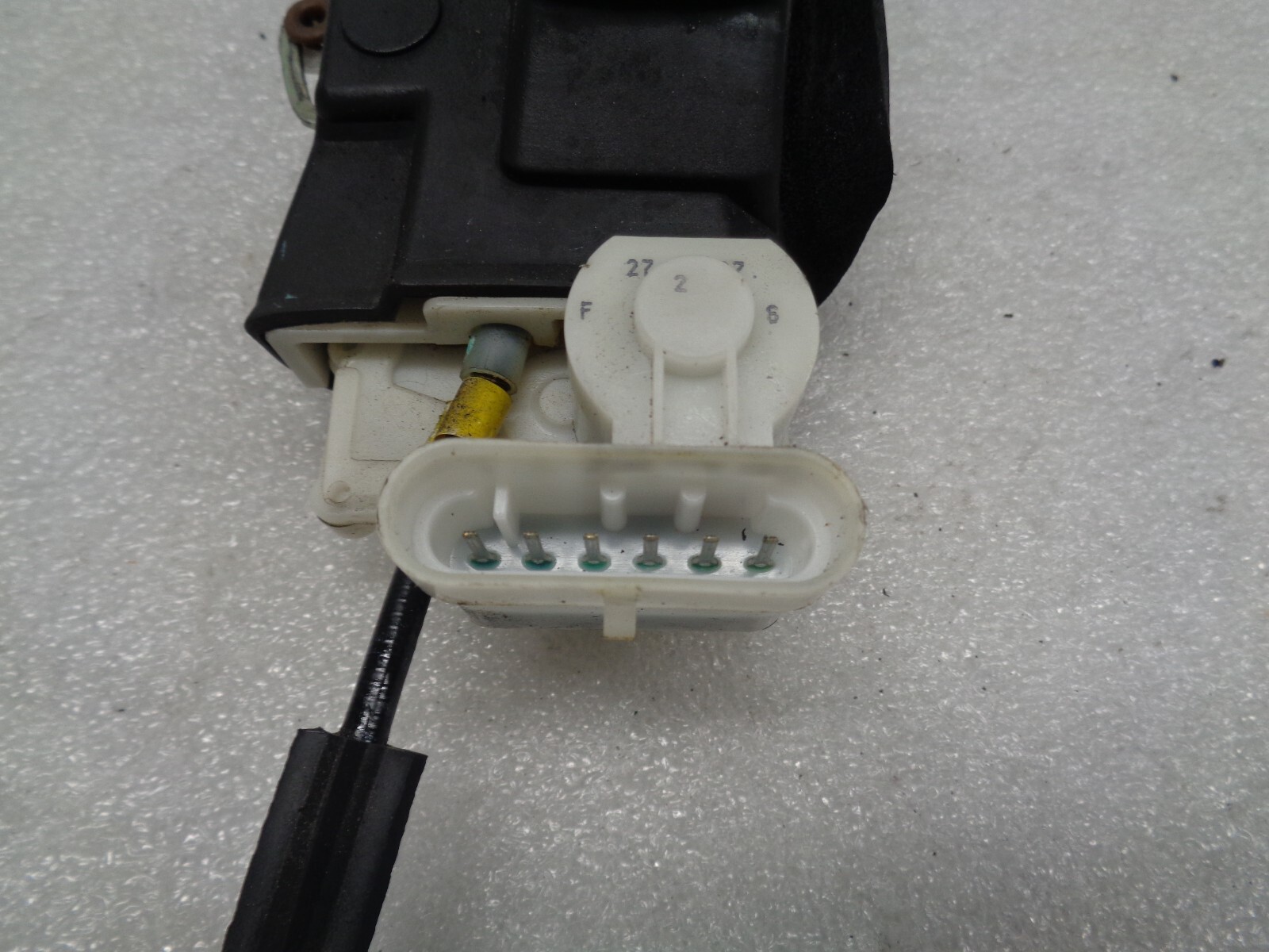 04-08 Maserati Quattroporte Front Right Door Lock Latch Actuator OEM AK2209256