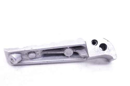 2006 YAMAHA FZ6 FZ 600 LEFT PASSENGER FOOTPEG FOOT REST REAR PASS PEG Y121 - Picture 5 of 8