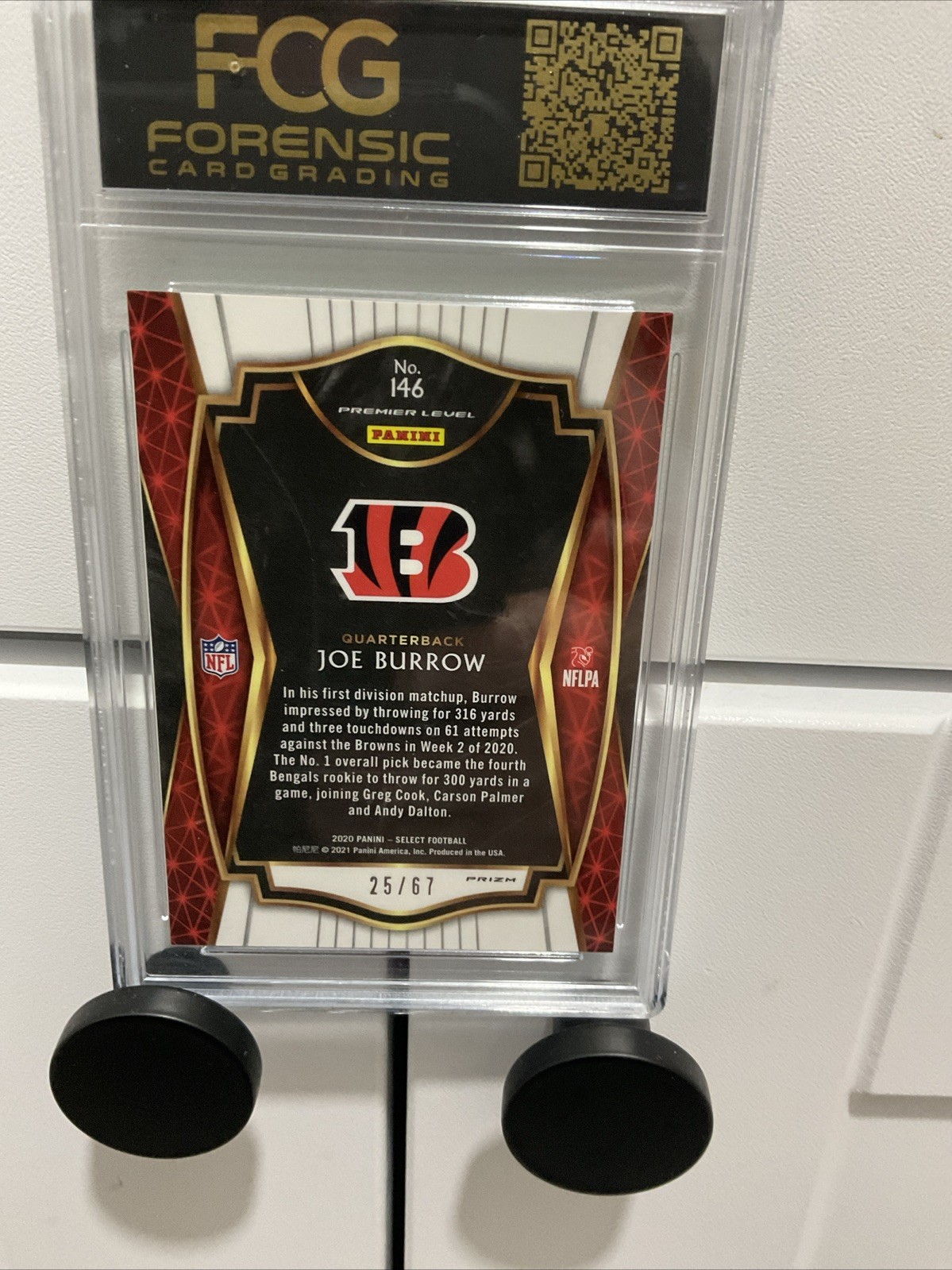 2020 Panini Select - Premier Level Joe Burrow #146 Dragon Scale Prizm /67 (RC) view 3