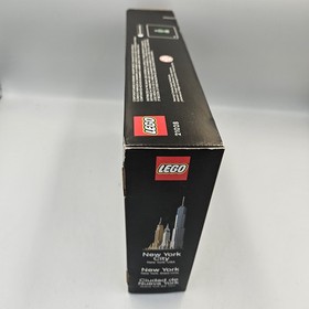 LEGO ARCHITECTURE: New York City (21028) READ DESCRIPTION 