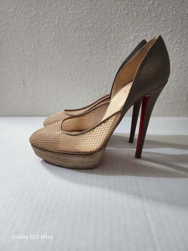 Christian Louboutin Aragna decolte tacco plateau rete legno beige marrone taglia 40 - Foto 3 di 13