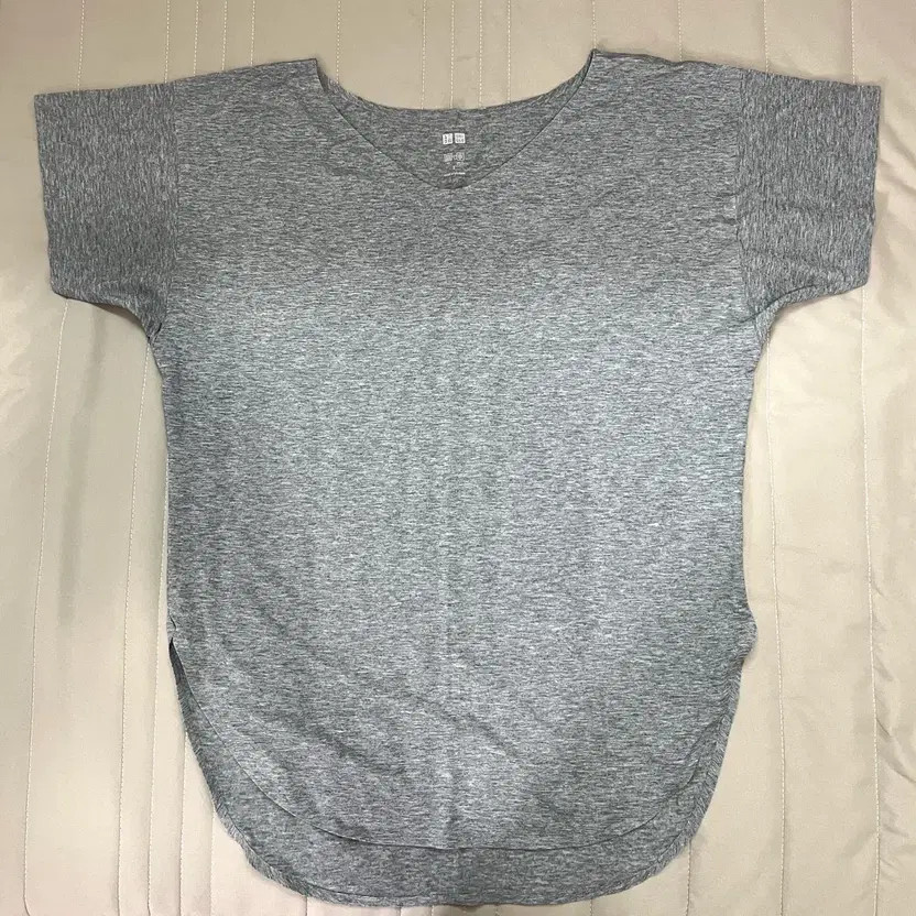 Uniqlo M Short Sleeve T-Shirt - Brand New thumbnail 3