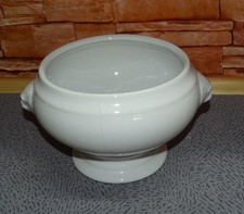 Suppenterrine mit Löwenkopfhen…