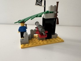 Vintage Lego System Set 1492 Battle Cove 100% Complete With Minifigure And Shark