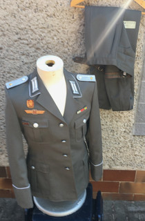 DDR NVA MfS Unterleutnant Uniform Reithose Breeches gestickte Kragenspiegel